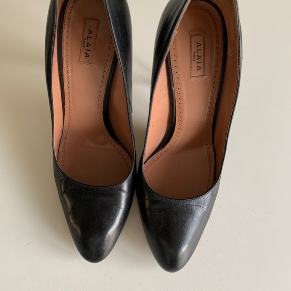 10 • Alaia Paris Pumps - Picture 7 of 7